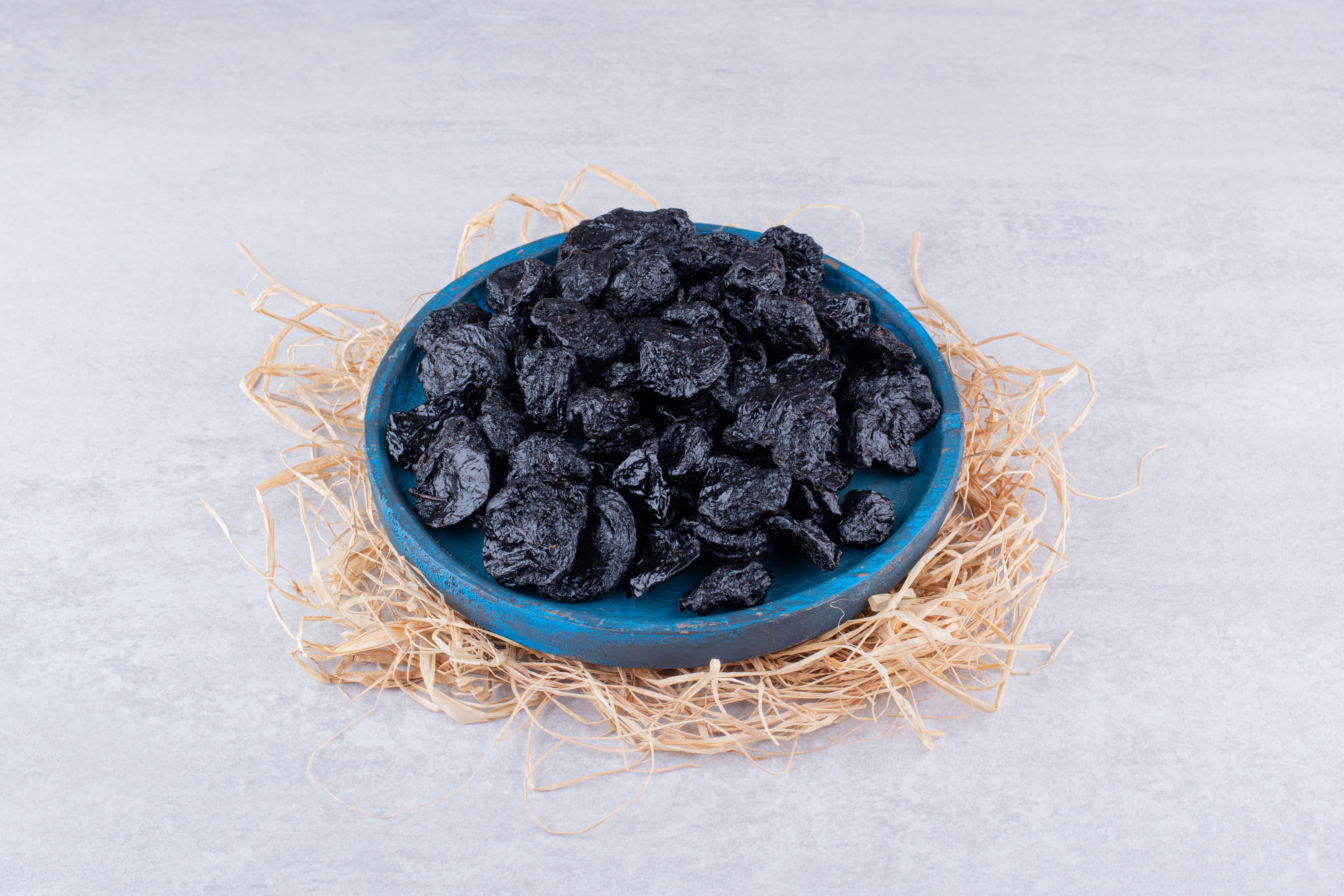 Farm Fresh Dry Black Grapes – Naturally Sweet & Nutrient-Rich Grapes